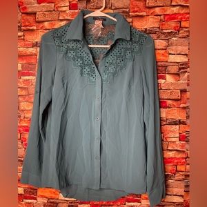 Green long sleeves blouse